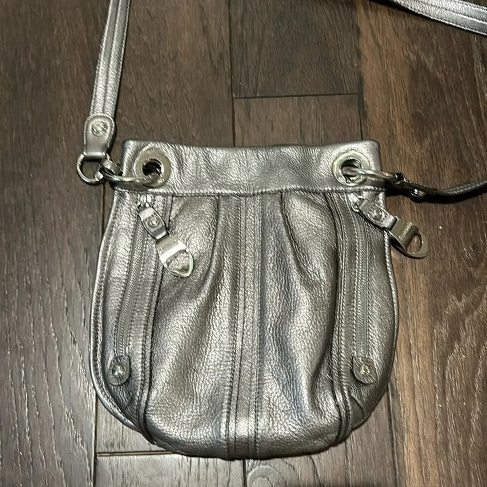 B MAKOWSKY, Metallic Silver soft pebble leather crossbody bag. BEAUTIFUL BAG